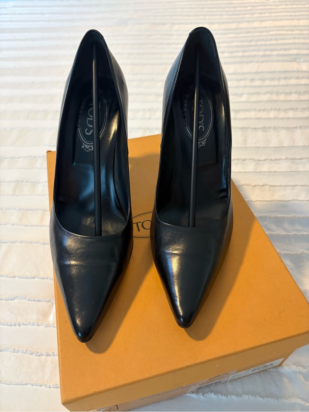Tod’s Black Pointed Toe Women's Pumps - Classic Leather Heels